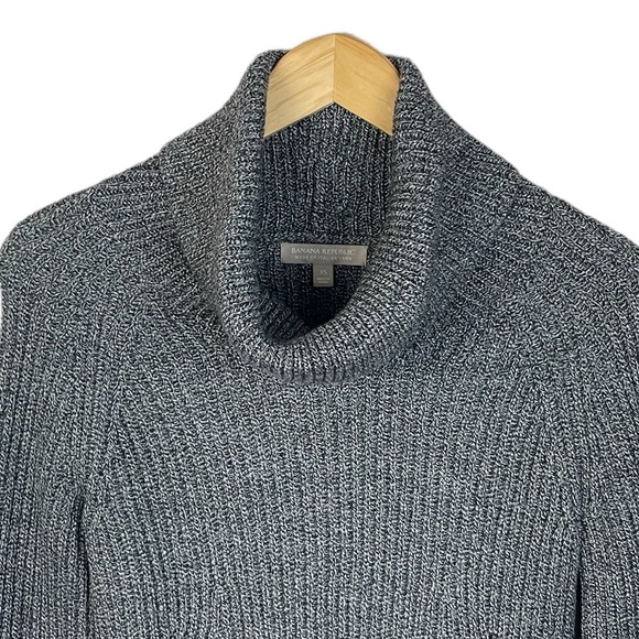 C7 Women’s Banana Republic Italian Yarn Merino Wool Blend Turtleneck Sweater XS - Picture 2 of 4